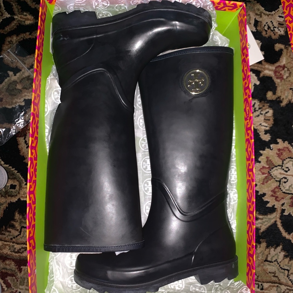 Tory Burch Black Sarah Gold Logo Tall Rain Boots - Picture 2 of 7